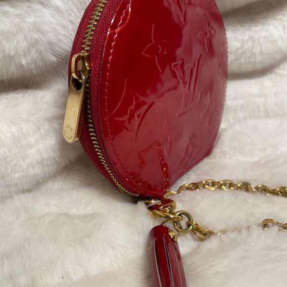 LOUIS VUITTON VERNIS WRISTLET/ COIN PURSE WITH CHAIN - Picture 2 of 4